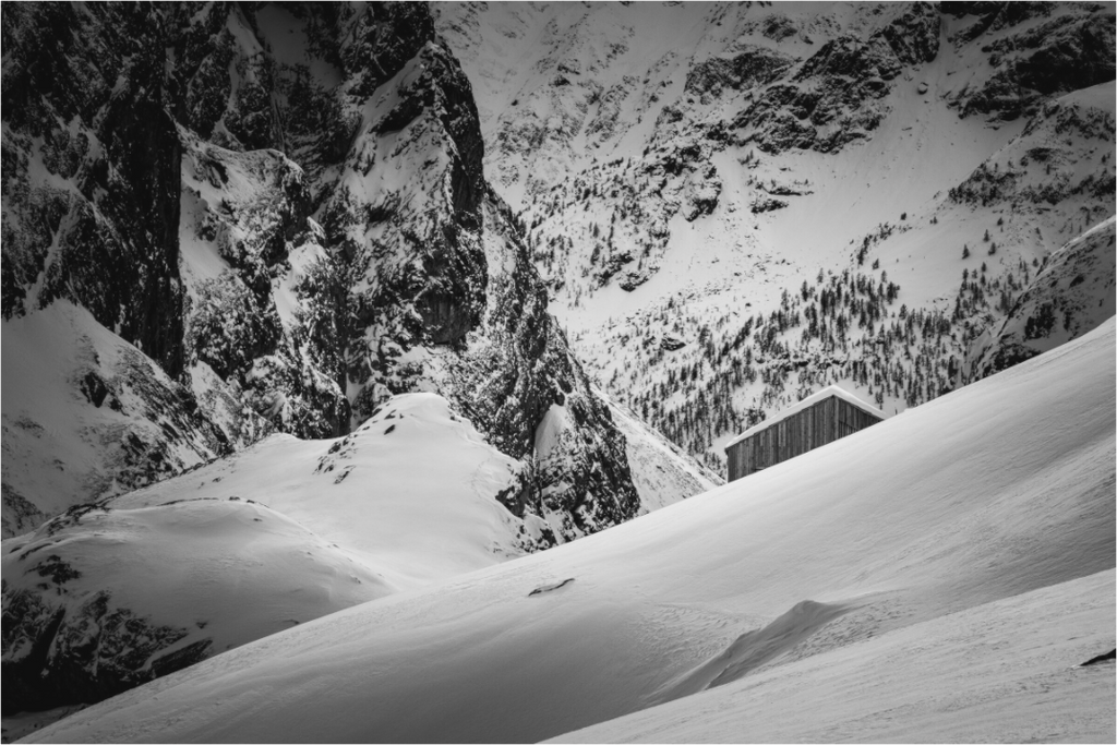 Main image Cachée